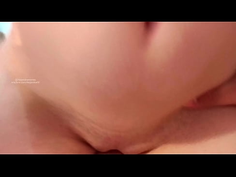 ❤️ 妹の部屋で寝ていたら、それがきっかけで目覚める ❌ ポルノビデオ ❌️